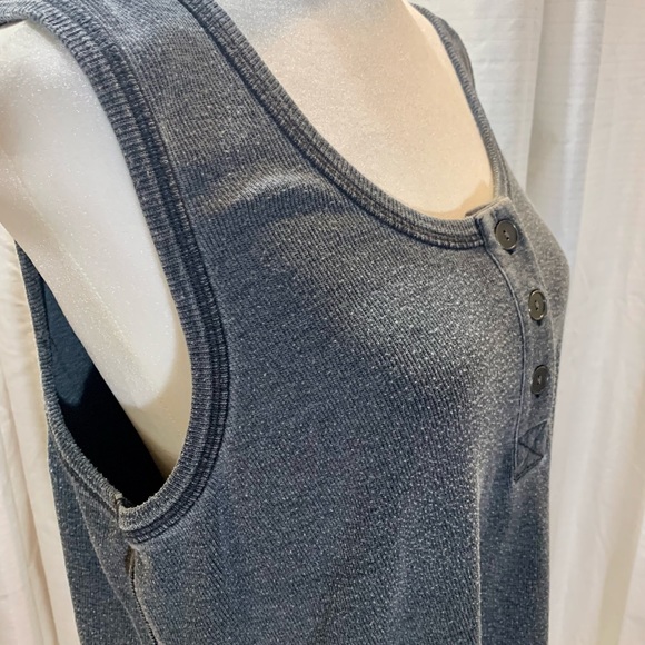 Button neck Ribbed Tank - Picture 2 of 4